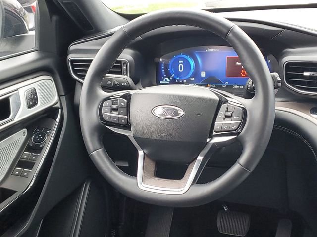 Certified 2023 Ford Explorer Platinum w/ Technology Package image 28