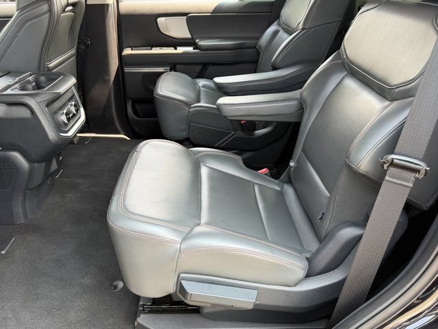 Certified 2025 Ford Expedition Active AWD/4WD image 8