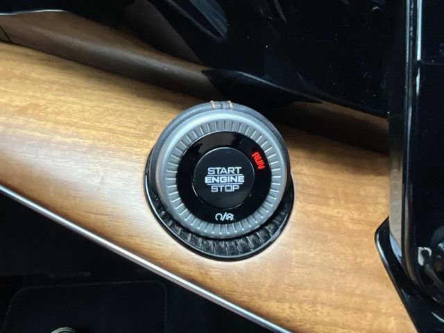 Used 2024 Jeep Grand Wagoneer L Series III AWD/4WD image 44