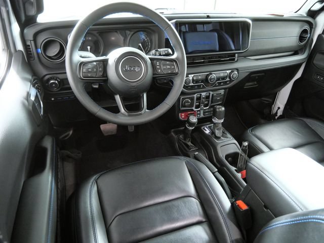 Used 2024 Jeep Wrangler Unlimited Rubicon 4xe AWD/4WD image 4