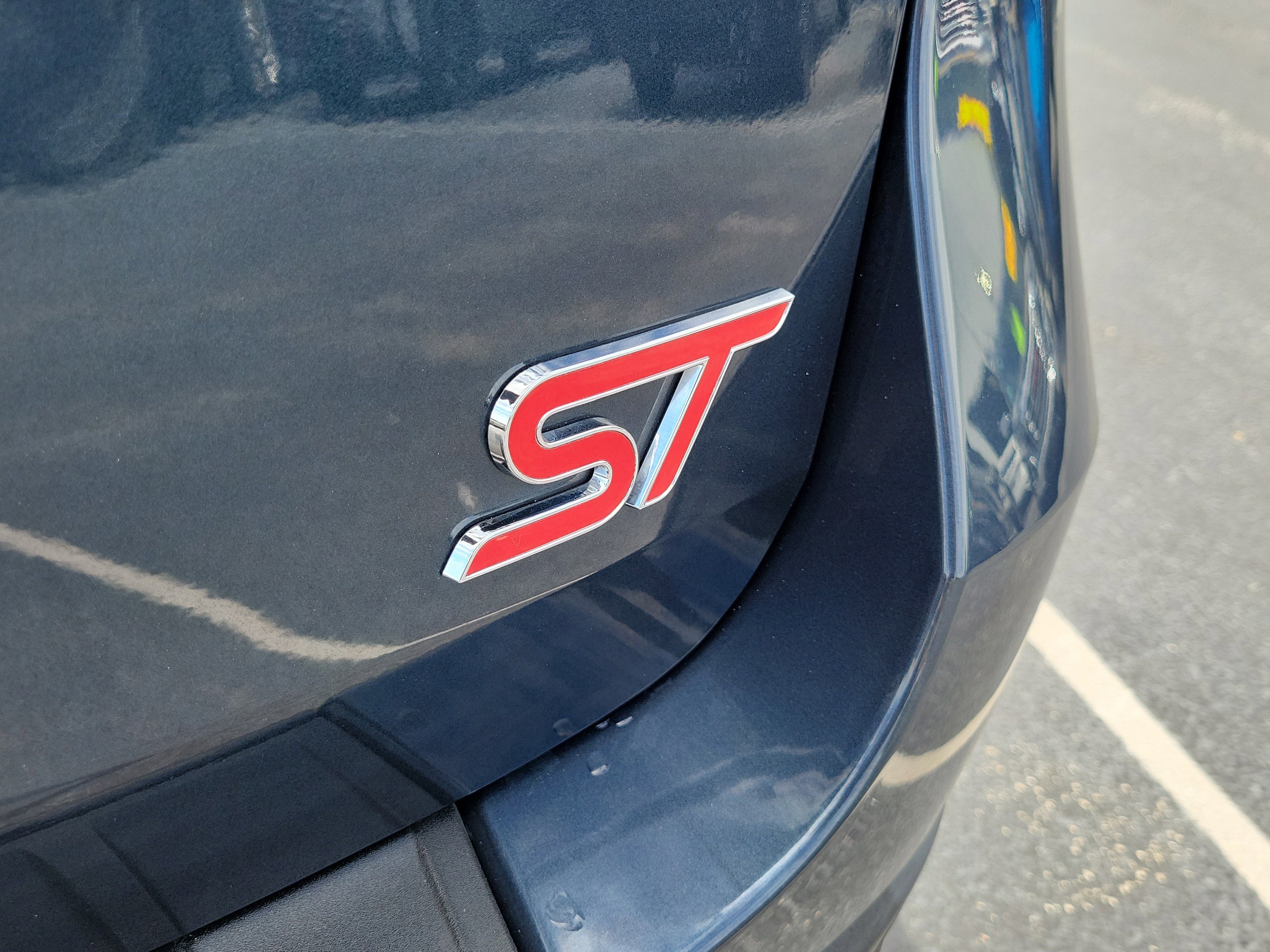 Certified 2022 Ford Explorer ST-Line w/ Class IV Trailer Tow Package image 9