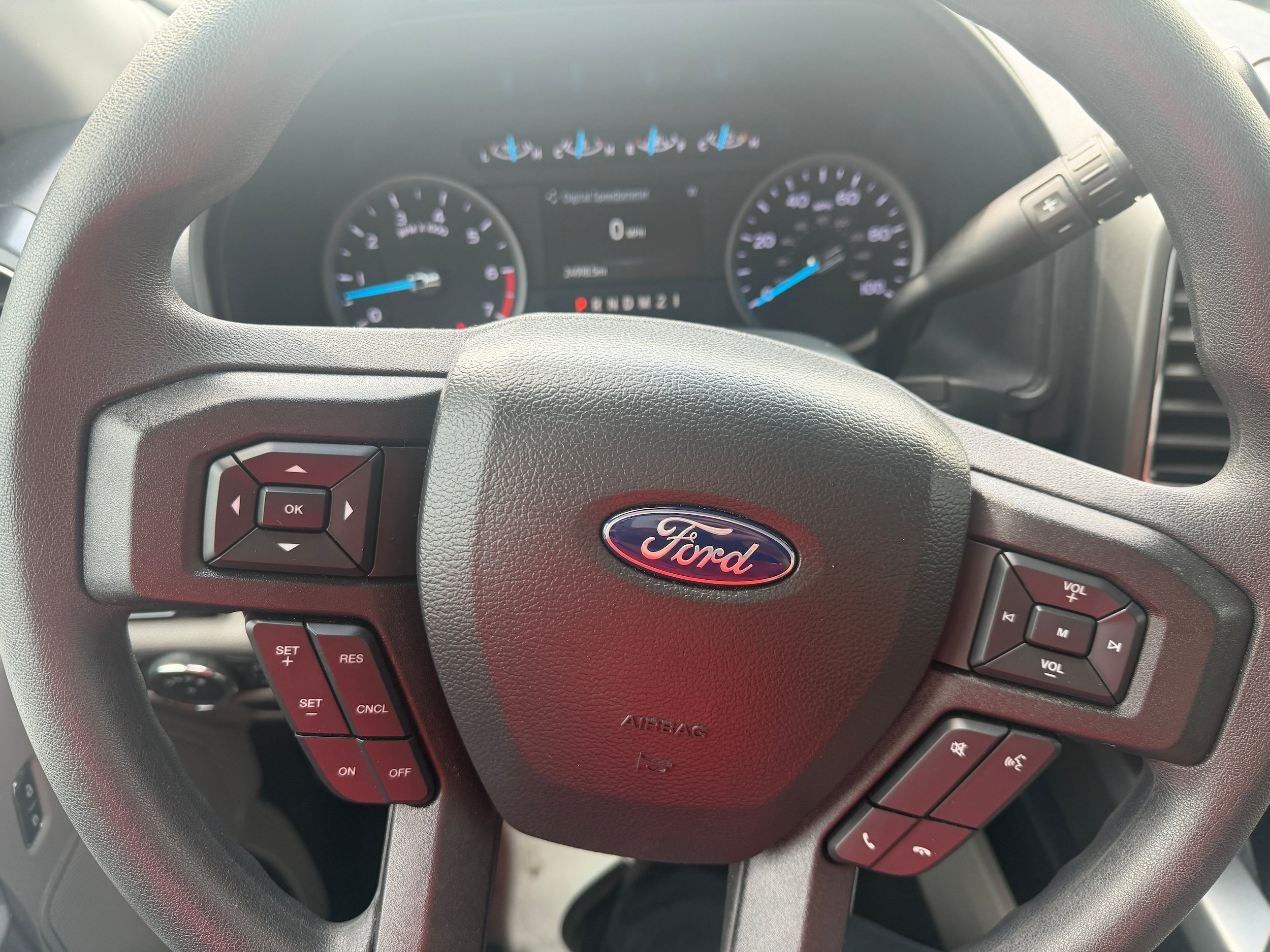 Certified 2022 Ford F250 XLT w/ XLT Premium Package AWD/4WD image 26