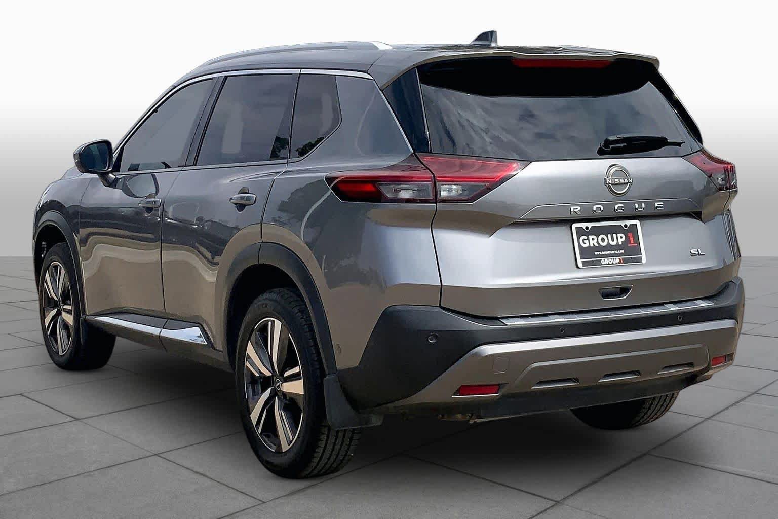 Used 2023 Nissan Rogue SL w/ SL Premium Package FWD image 12