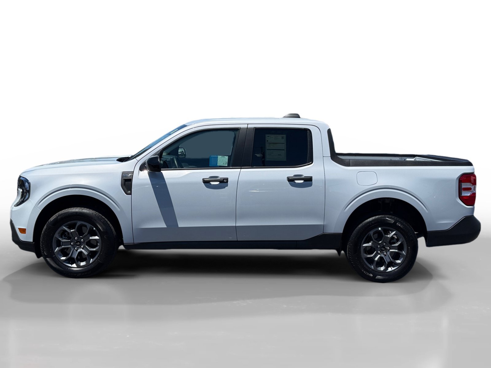 Certified 2025 Ford Maverick XLT w/ XLT Luxury Package AWD/4WD image 2