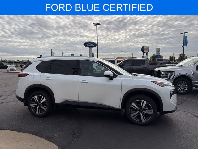 Used 2025 Nissan Rogue SL w/ SL Premium Package AWD/4WD image 3