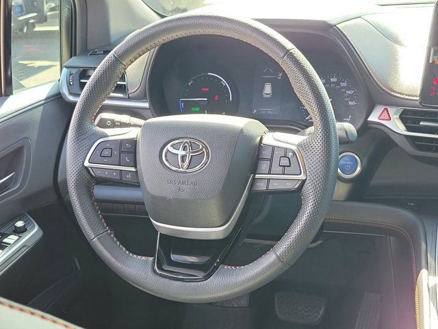 Used 2022 Toyota Sienna XSE image 20