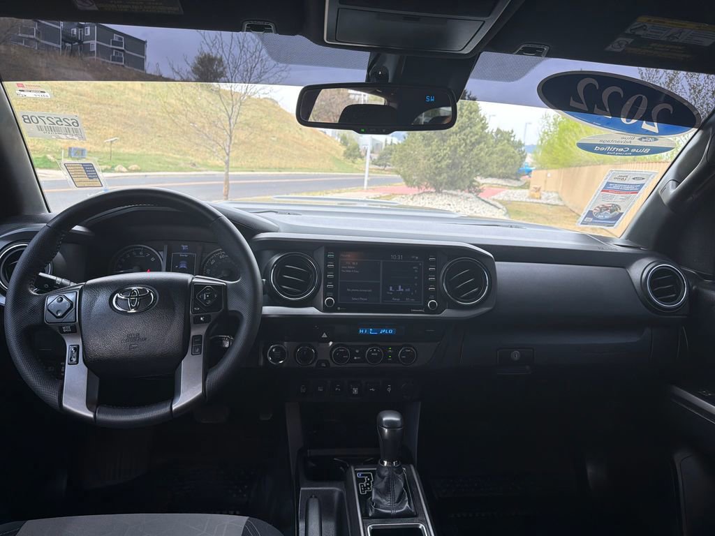 Used 2022 Toyota Tacoma TRD Sport w/ Technology Package AWD/4WD image 18