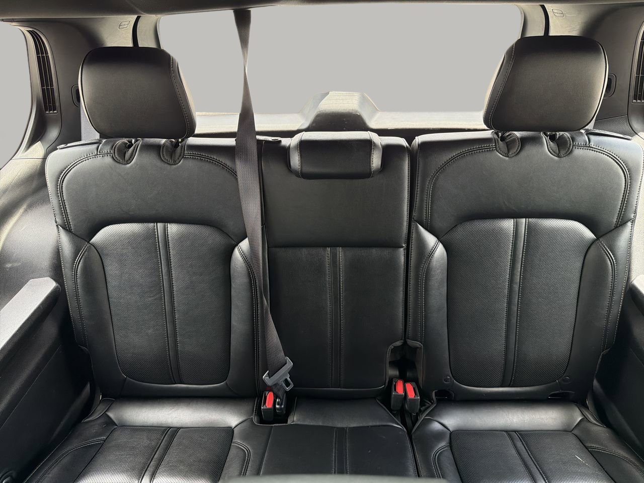 Used 2024 Jeep Wagoneer Series II w/ Flexible Seating Group RWD image 17