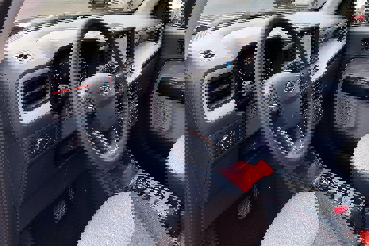 Certified 2024 Ford Maverick XLT image 17