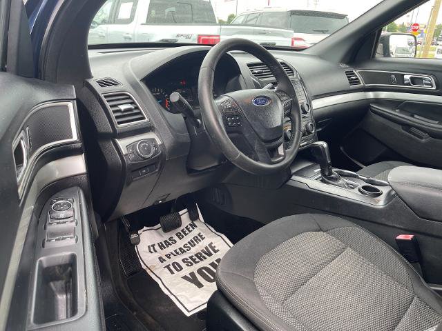 Certified 2017 Ford Explorer XLT FWD image 6