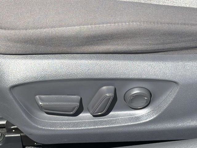 Used 2019 Toyota Camry LE w/ Carpet Mat Package FWD image 19