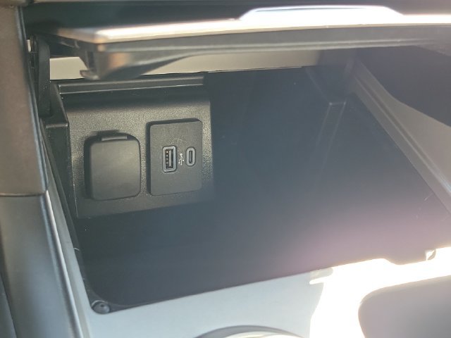 Certified 2021 Ford Explorer XLT RWD image 14