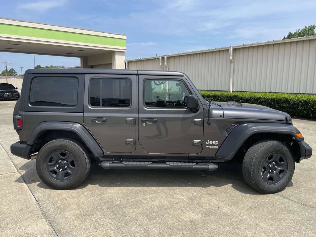 Used 2018 Jeep Wrangler Unlimited Sport AWD/4WD image 2