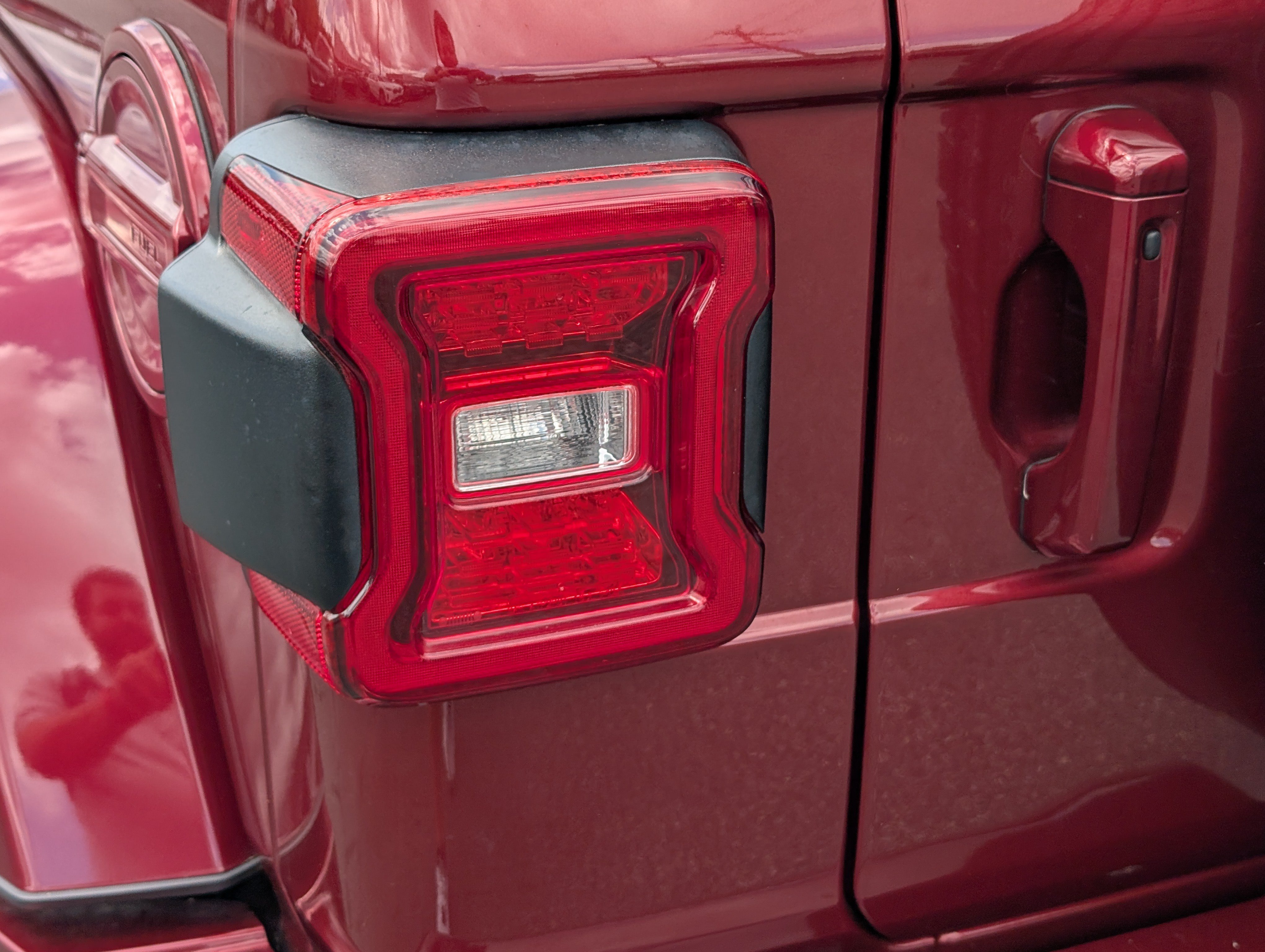 Used 2021 Jeep Wrangler Unlimited Sahara AWD/4WD image 12