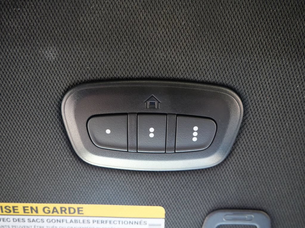 Used 2023 Jeep Grand Cherokee Overland w/ Luxury Tech Group IV AWD/4WD image 35