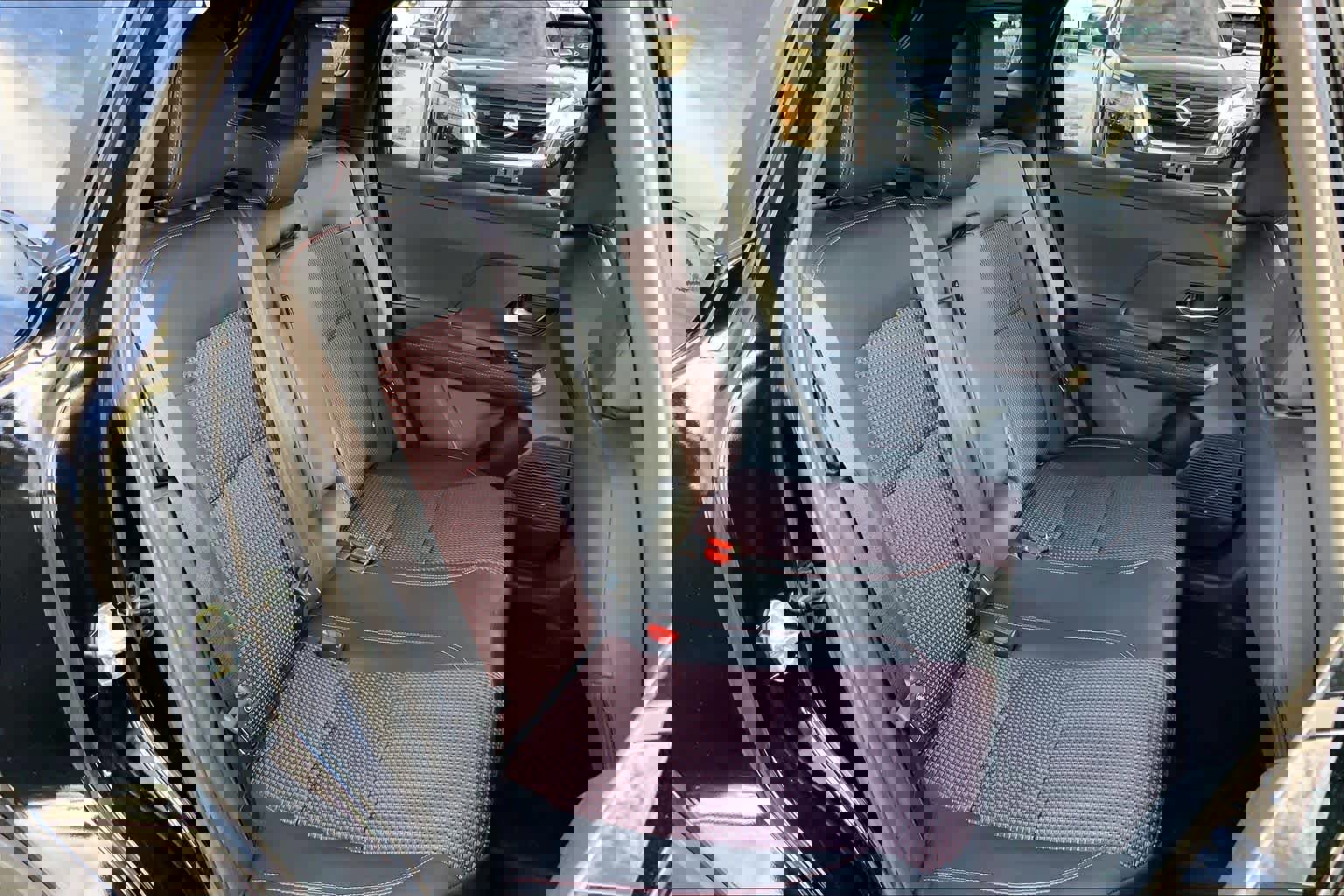 Used 2025 Nissan Kicks SR image 19