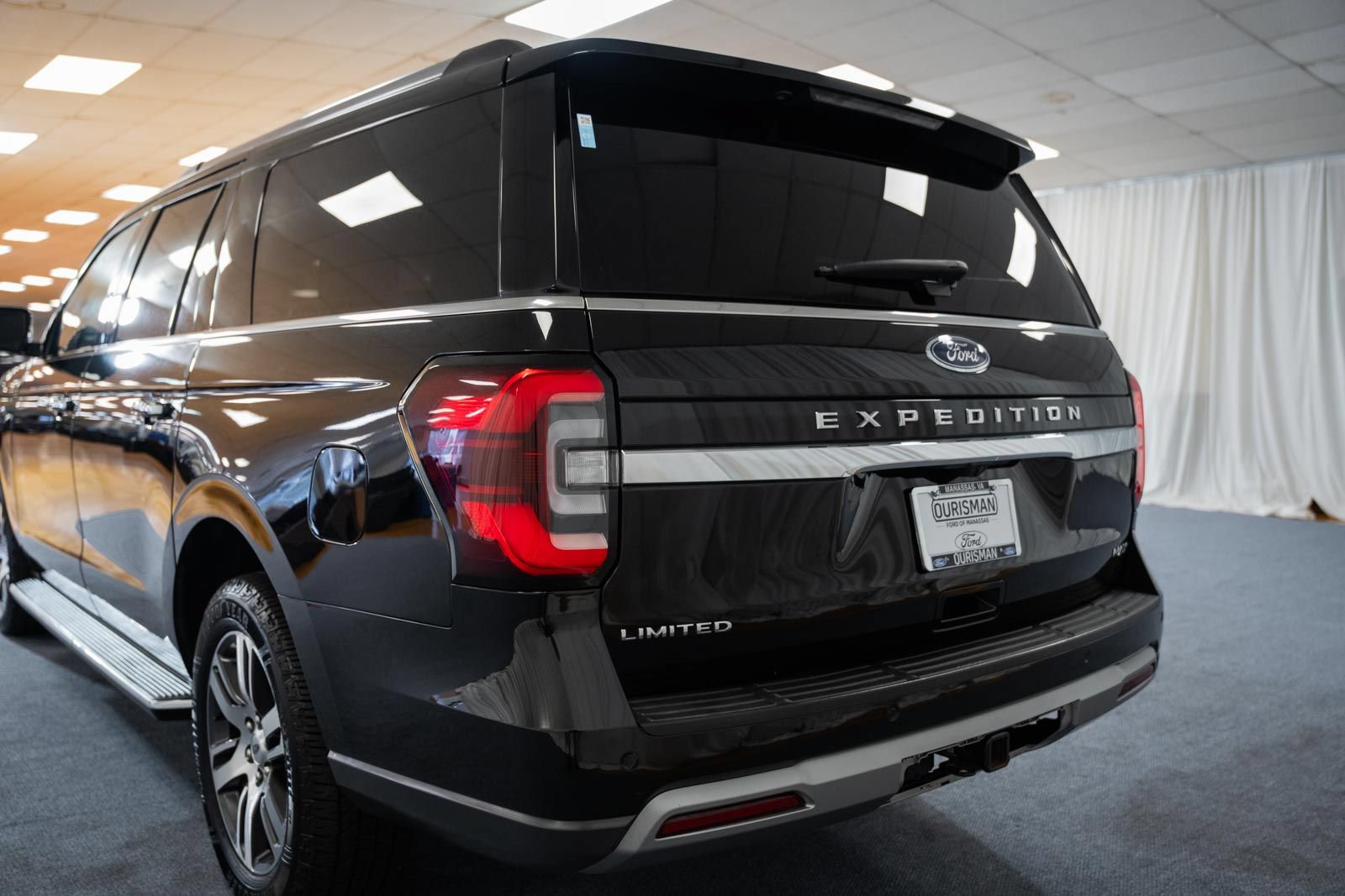 Certified 2023 Ford Expedition Max Limited AWD/4WD image 5
