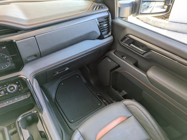 Used 2025 GMC Sierra 3500 AT4 image 16