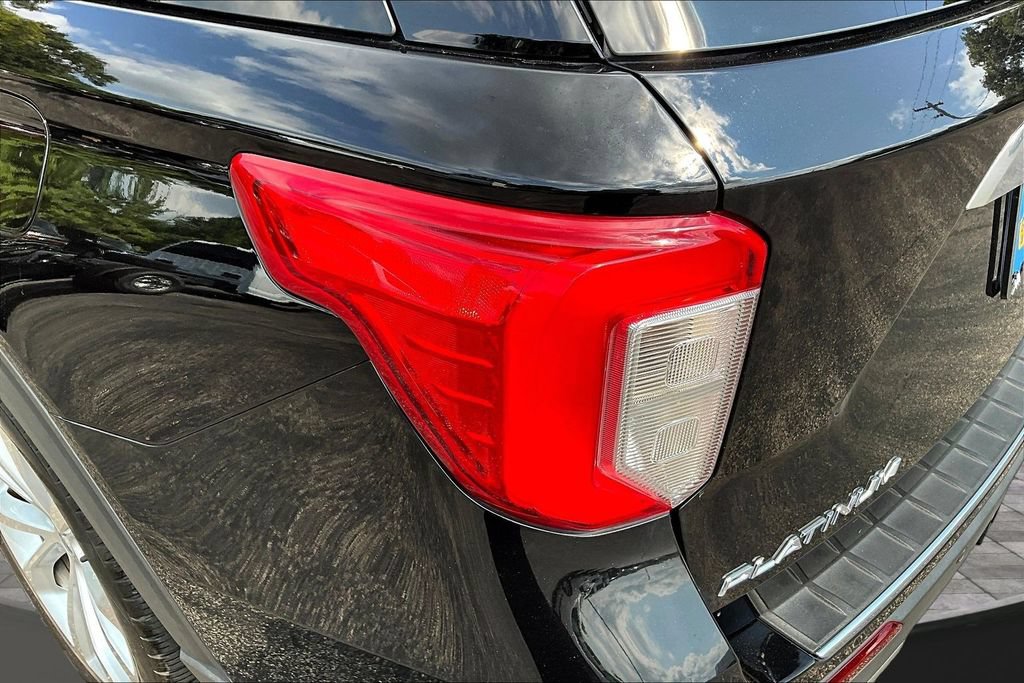 Certified 2024 Ford Explorer Platinum w/ Technology Package AWD/4WD image 25