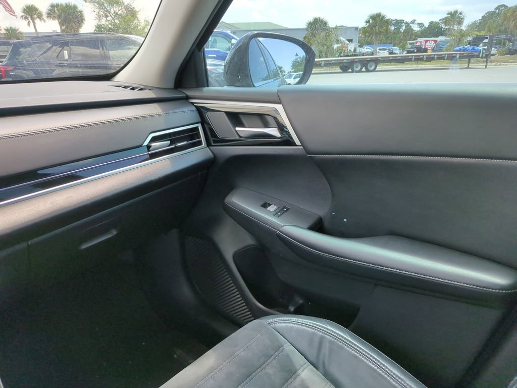 Used 2022 Mitsubishi Outlander SEL Black Edition FWD image 17