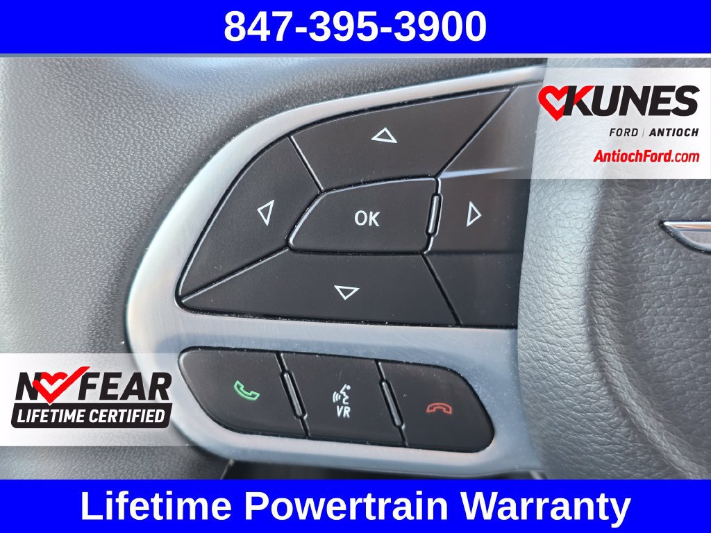 Used 2024 Chrysler Pacifica Touring-L FWD image 34