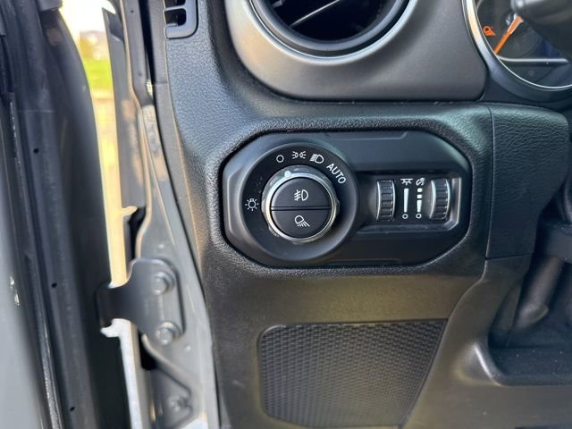 Used 2021 Jeep Gladiator Sport AWD/4WD image 18