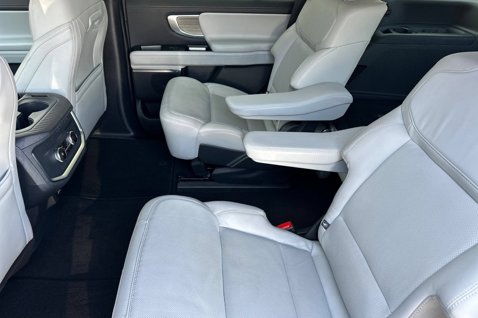 Certified 2025 Ford Expedition Platinum AWD/4WD image 11