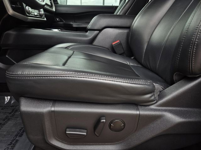 Certified 2023 Ford Expedition XLT image 15