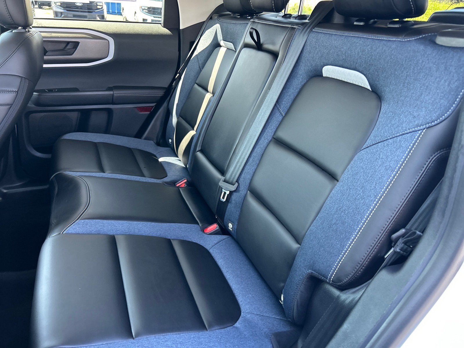 Certified 2025 Ford Bronco Sport Outer Banks w/ Outer Banks Tech Package+ AWD/4WD image 9