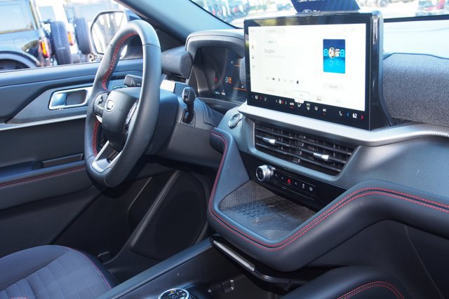 Certified 2025 Ford Explorer ST-Line w/ Premium Package AWD/4WD image 10