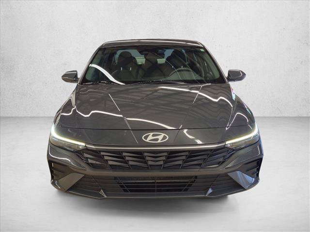 Used 2025 Hyundai Elantra SE FWD video 2