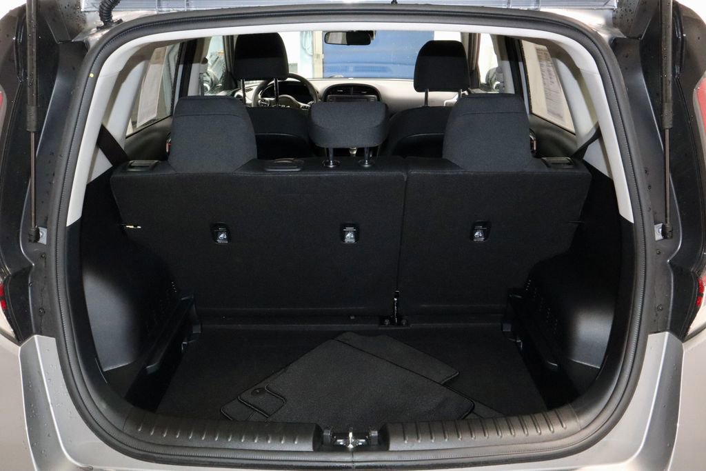 Used 2025 Kia Soul LX image 13