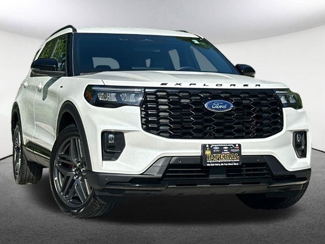 Certified 2025 Ford Explorer ST-Line w/ ST-Line Street Pack AWD/4WD image 2