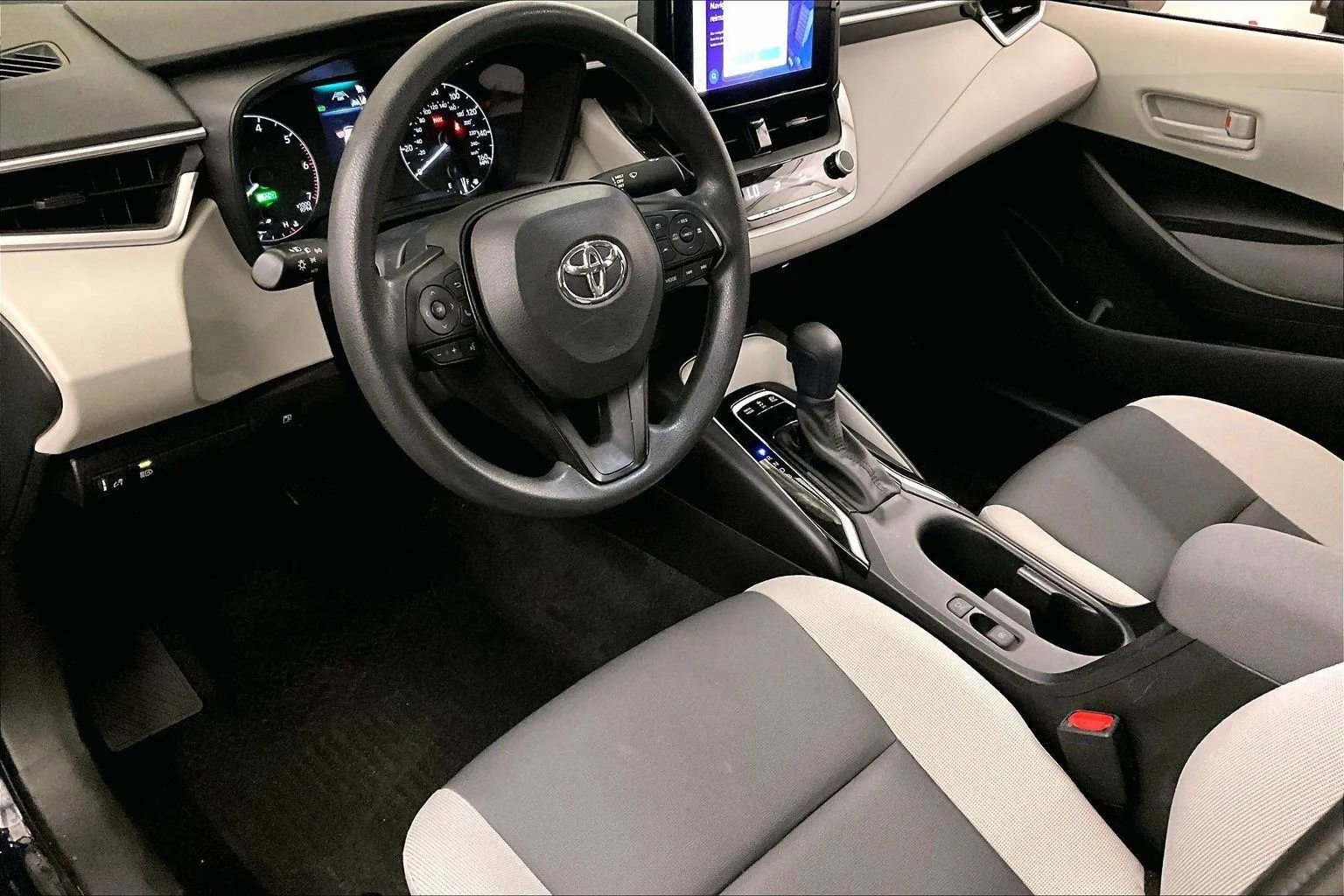 Used 2024 Toyota Corolla LE image 12