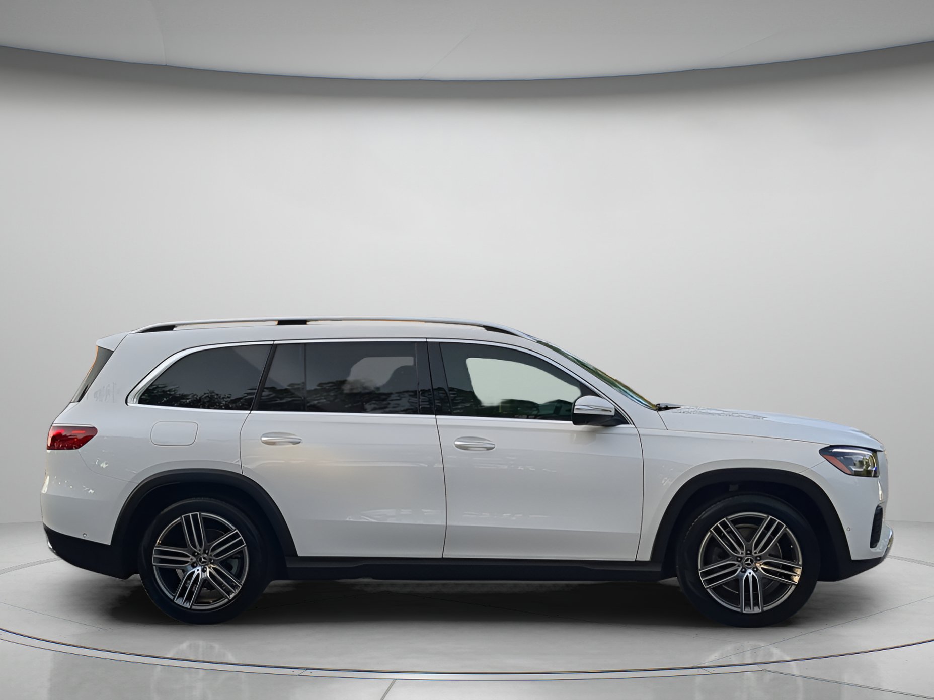 Used 2026 Mercedes-Benz GLS 450 4MATIC image 39
