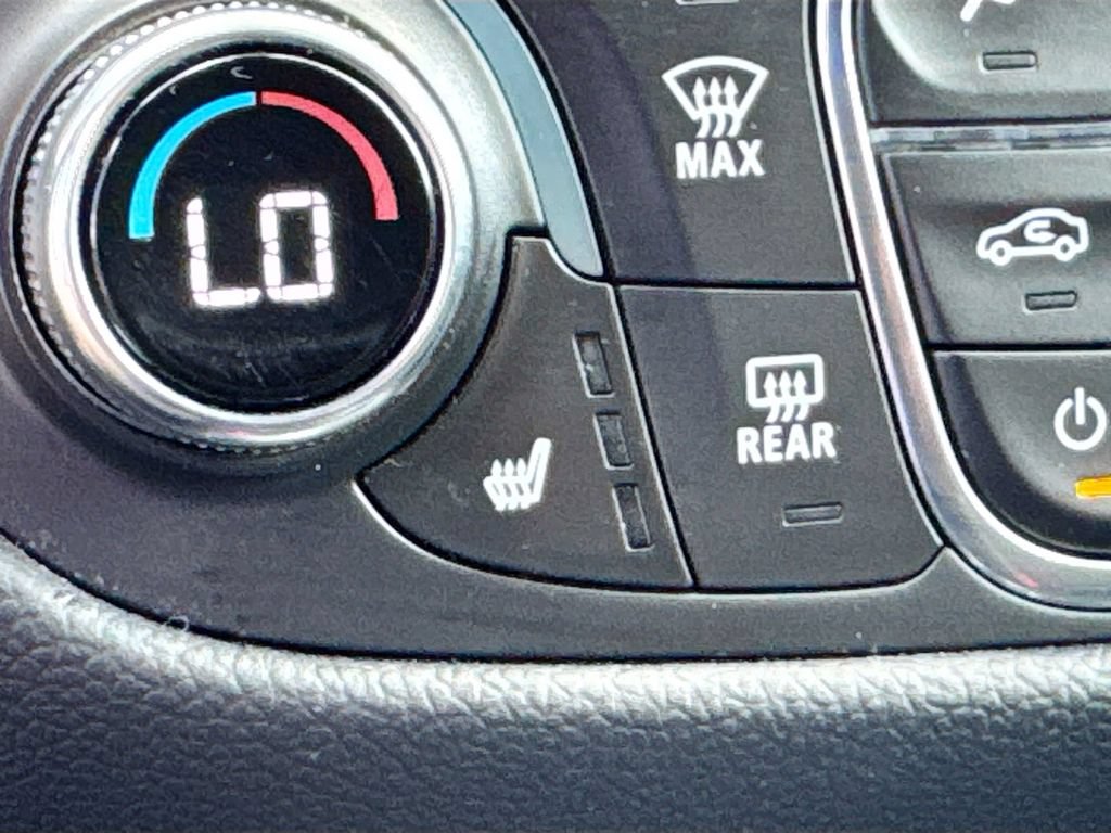 Used 2021 Chevrolet Equinox LT FWD image 21