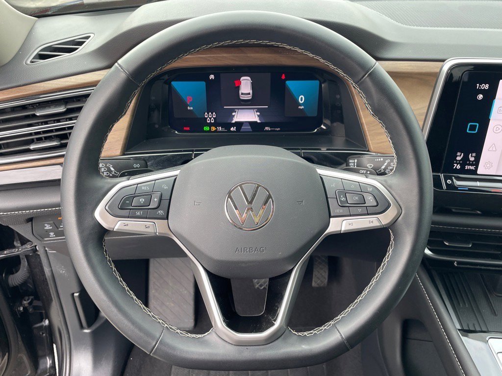 Used 2025 Volkswagen Atlas SE image 17