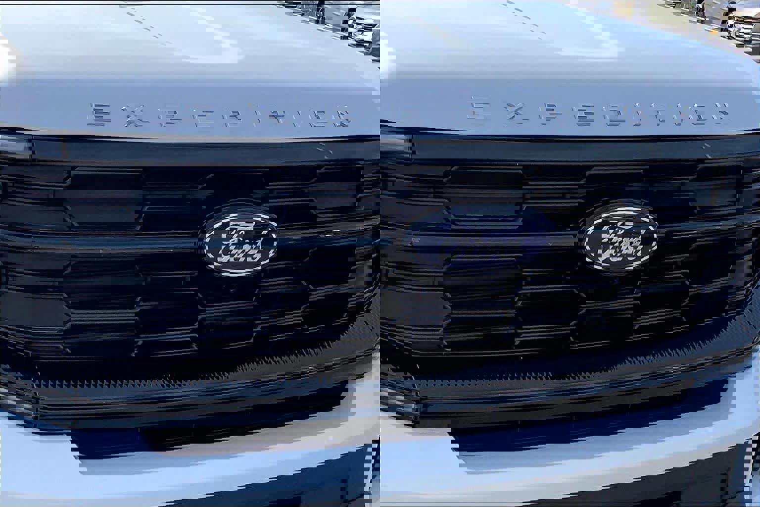 Certified 2025 Ford Expedition Active image 29