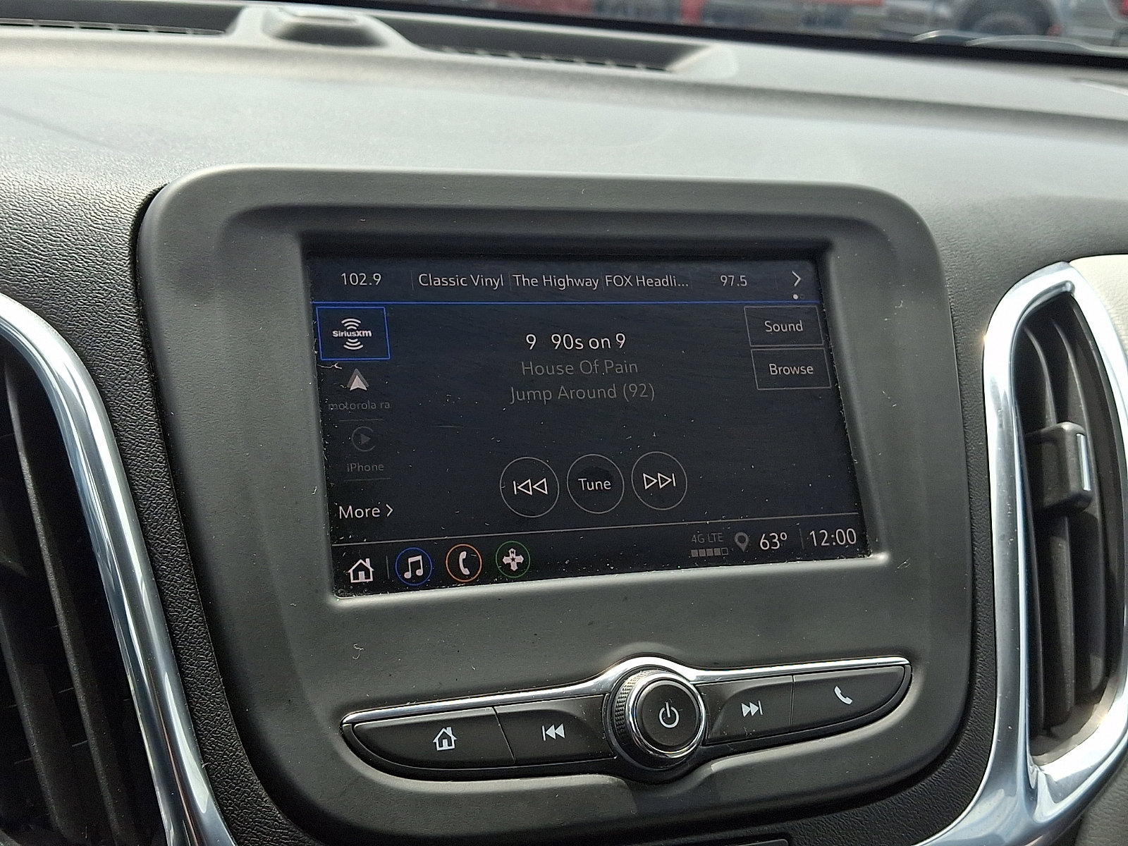 Used 2024 Chevrolet Equinox LS w/ LS Convenience Package FWD image 23