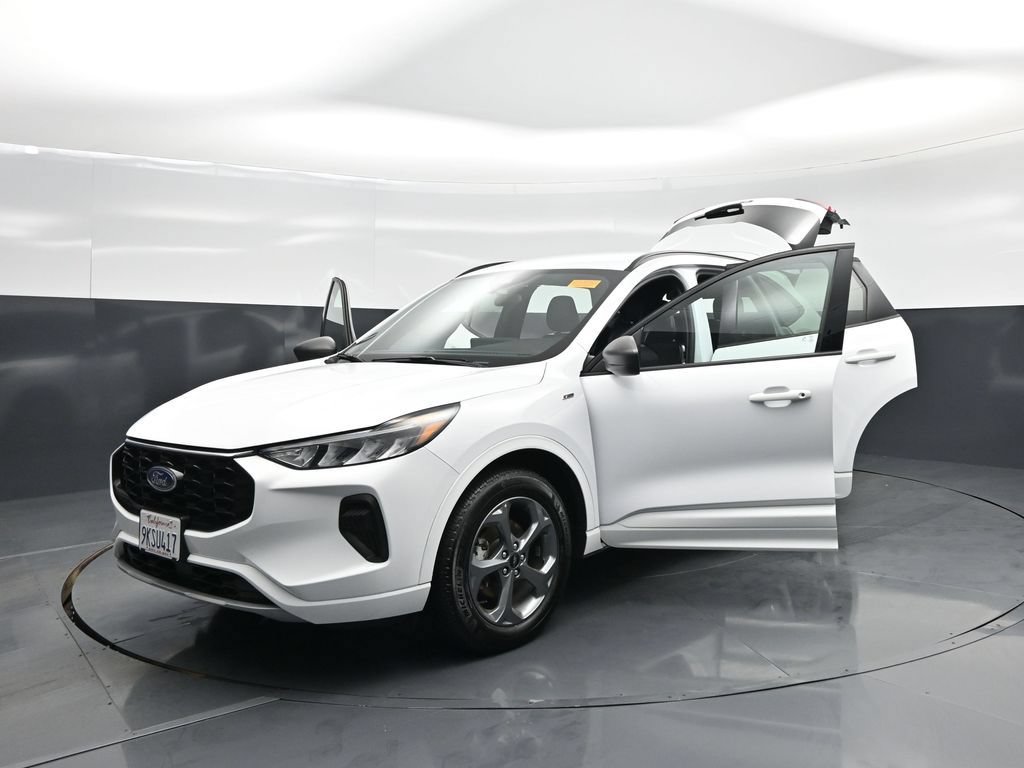 Certified 2023 Ford Escape ST-Line w/ Tech Pack #1 AWD/4WD image 28