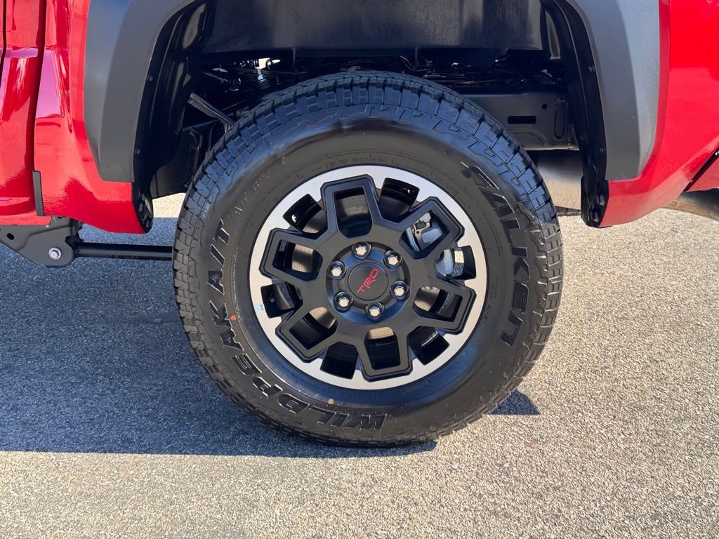 Used 2025 Toyota Tacoma TRD Off-Road image 14