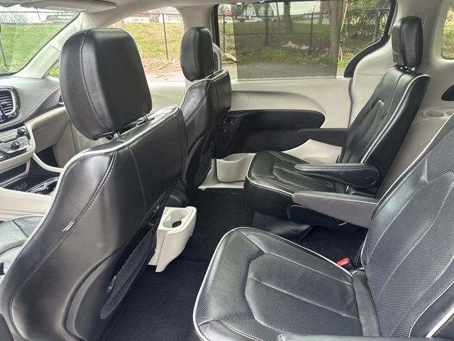 Used 2023 Chrysler Pacifica Limited image 33