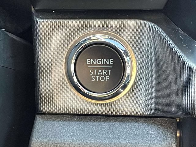 Certified 2024 Ford F250 Platinum w/ FX4 Off-Road Package AWD/4WD image 25