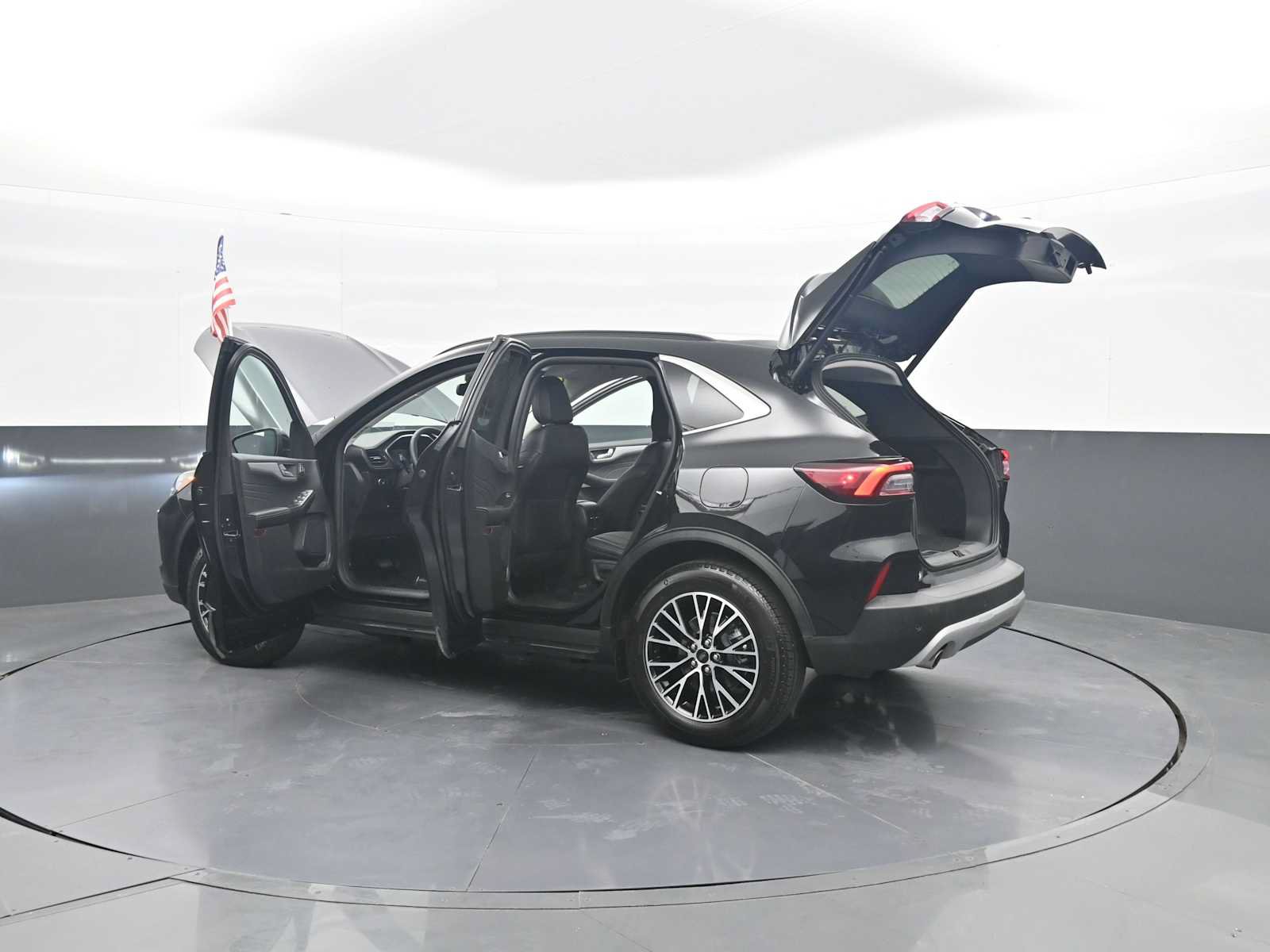 Certified 2026 Ford Escape SE w/ PHEV Premium Package FWD image 46