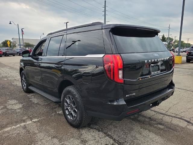 Certified 2025 Ford Expedition Active AWD/4WD image 3