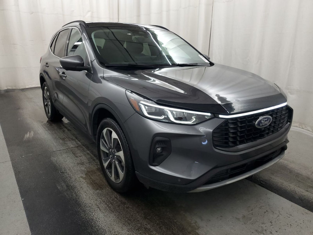 Certified 2024 Ford Escape Platinum w/ Class II Trailer Tow Package AWD/4WD image 5