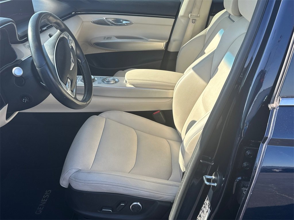 Used 2022 Genesis GV70 2.5T w/ Select Package image 9