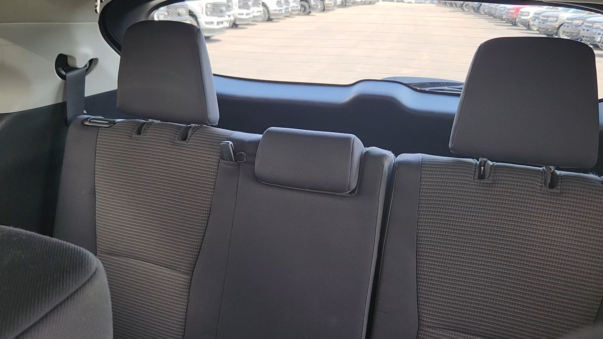 Used 2022 Toyota Highlander LE AWD/4WD image 17