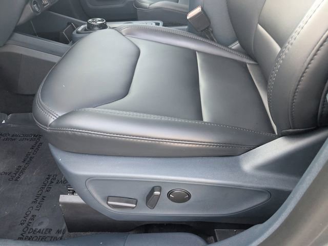 Certified 2022 Ford F350 Lariat w/ Tremor Off-Road Package image 29