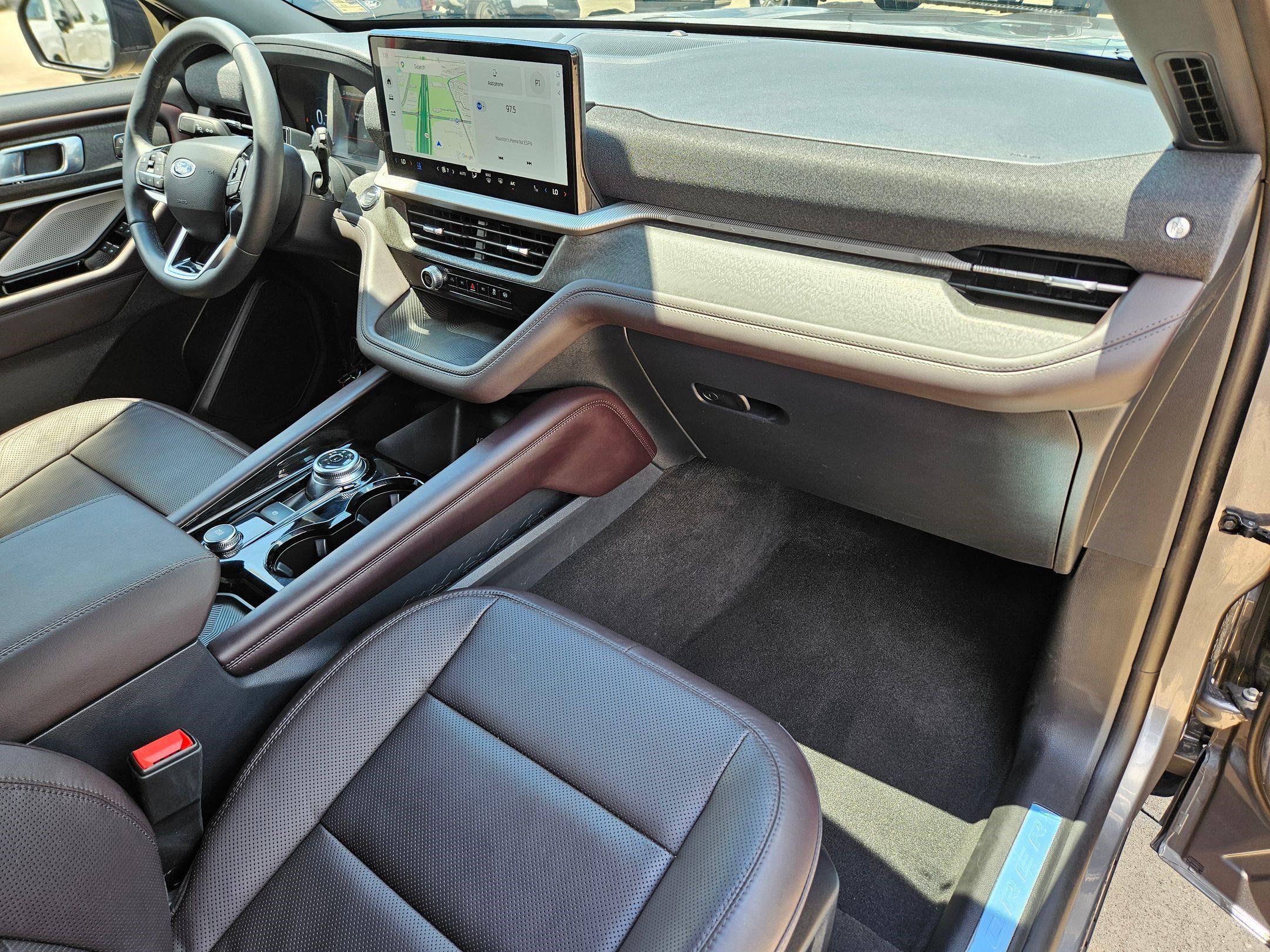 Certified 2026 Ford Explorer Platinum w/ LUX Leather Package AWD/4WD image 45